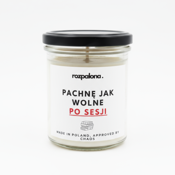 Świeca sojowa "PACHNĘ JAK WOLNE PO SESJI"